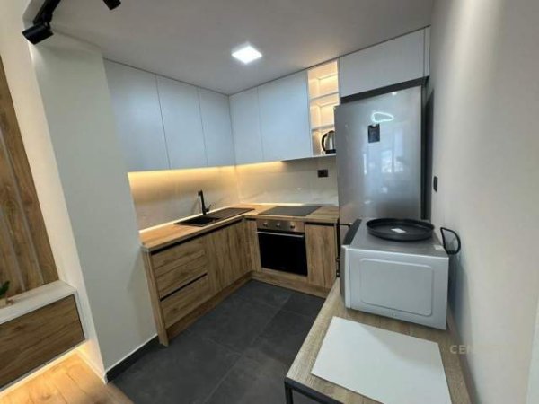 Tirane, shitet apartament 1+1 Kati 10, 65 m² 147.500 Euro (Pazari i Ri)