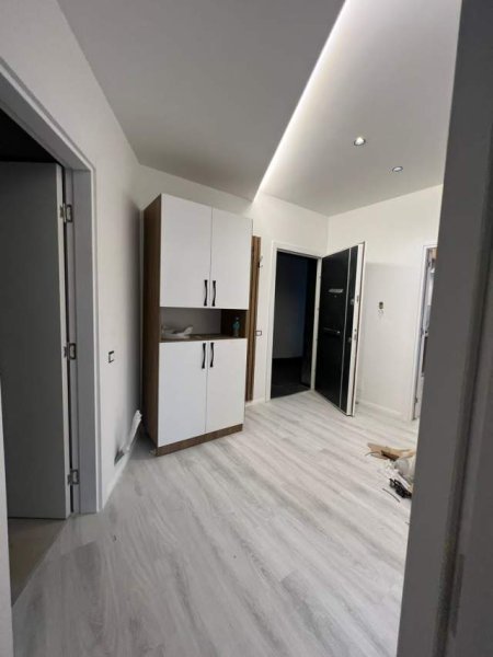 Jepet me qira Apartament tek Kompleksi Arlis, 127 m² 700 Euro