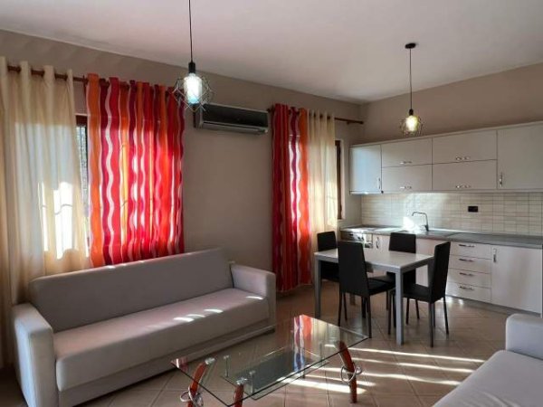 Tirane, jepet me qera shtepi 1+1+BLK Kati 1, 85 m² 300 Euro