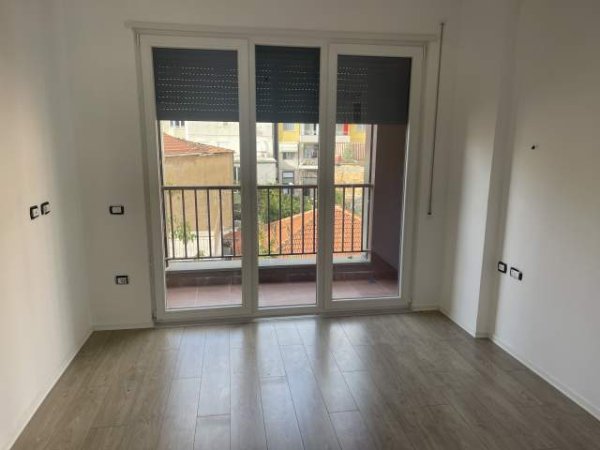 Tirane, jepet me qera apartament Kati 1, 68 m² 600 Euro (Pazari i Ri. Tefta Tashko)