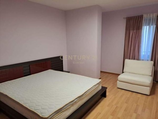Tirane, jepet me qera apartament Kati 3, 125 m² 650 Euro (liqeni)