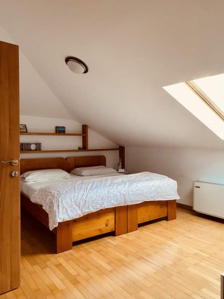 Tirane, jepet me qera apartament duplex 3 Katshe Kati 1, 200 m² 1.000 Euro (Herman Gmainer)