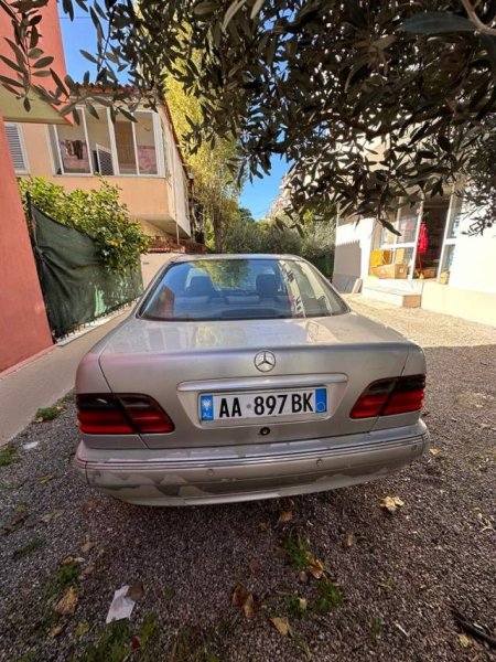 Tirane, shitet makine Mercedes-Benz E 220 CDI Viti 2000, 1.400 Euro