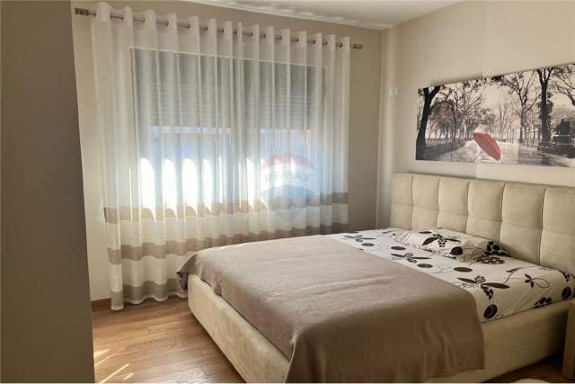 Tirane, jepet me qera apartament 2+1+BLK 100 m² 450 Euro