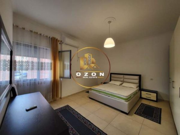 Tirane, jepet me qera apartament 3+1 Kati 1, 118 m² 400 Euro (KOPSHTI BOTANIK)