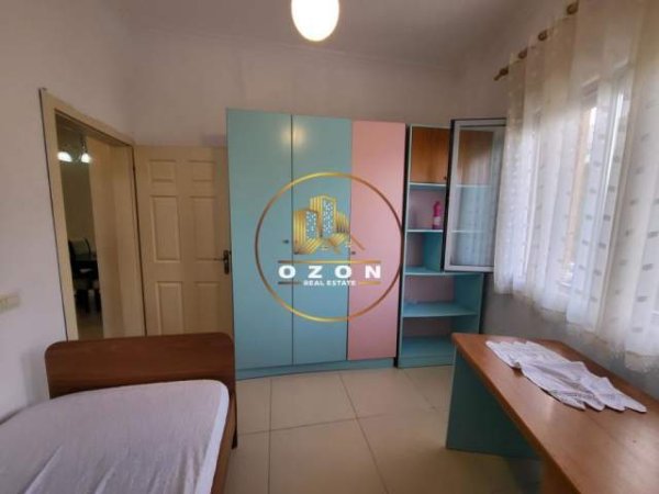 Tirane, jepet me qera apartament 3+1 Kati 1, 118 m² 400 Euro (KOPSHTI BOTANIK)