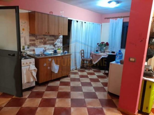 Tirane, shitet apartament 1+1+BLK Kati 5, 136 m² 208.600 Euro (Bulevardi Zogu I Pare)