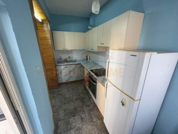 Tirane, jepet me qera apartament 1+1+BLK Kati 5, 69 m² 350 Euro (Tek Selvia)