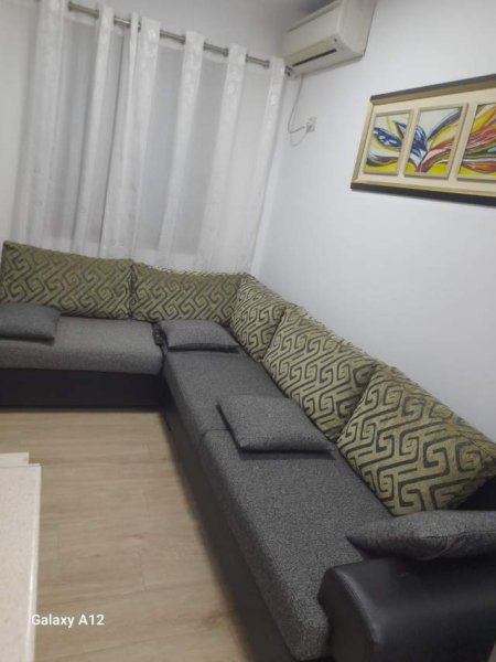 Tirane, jepet me qera 2+1 Kati 1, 79 m² 550 Euro