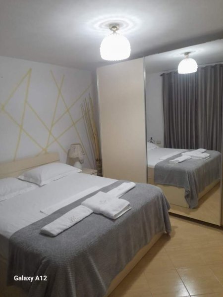Tirane, jepet me qera 2+1 Kati 1, 79 m² 550 Euro