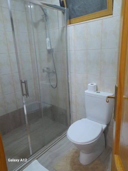 Tirane, jepet me qera 2+1 Kati 1, 79 m² 550 Euro
