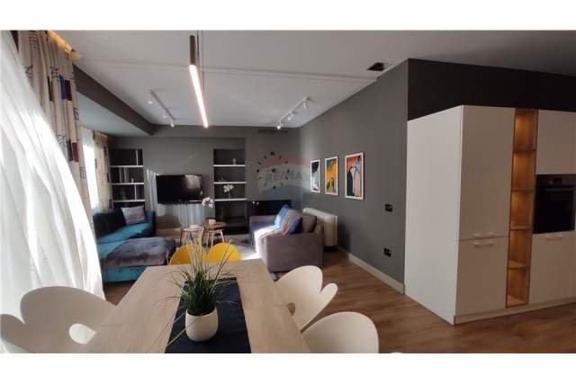 Tirane, jepet me qera Vile 3+1 Kati 1, 180 m² 1.200 Euro (Komuna e Parisit)