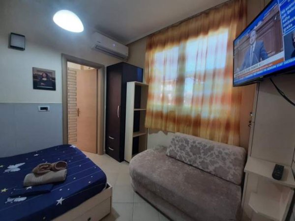 Tirane, jepet me qera apartament 1+1 Kati 1, 60 m² 380 Euro (Rr. Gjon Mili)