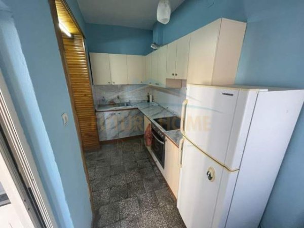 Tirane, jepet me qera apartament 1+1+BLK Kati 5, 69 m² 350 Euro