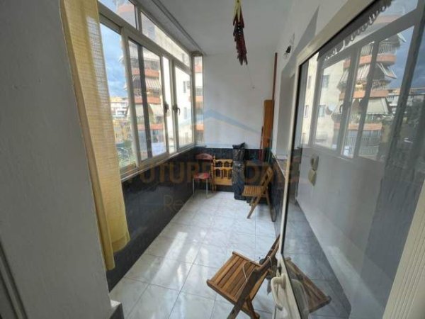 Tirane, jepet me qera apartament 1+1+BLK Kati 5, 69 m² 350 Euro