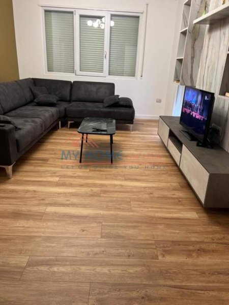 Tirane, jepet me qera apartament 2+1+BLK Kati 8, 110 m² 1.100 Euro (Pazari i Ri)