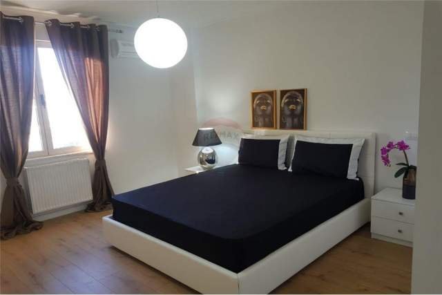 Tirane, jepet me qera apartament 2+1+BLK 100 m² 800 Euro