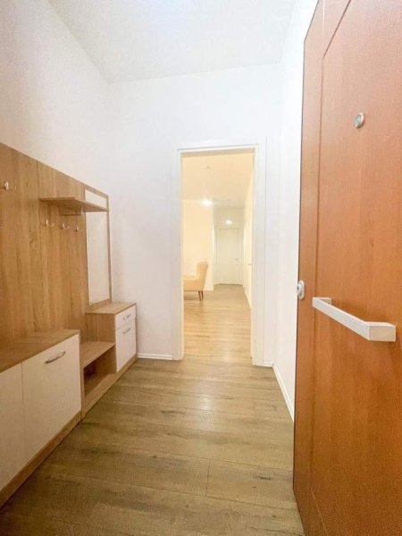 Tirane, jepet me qera apartament 2+1 Kati 4, 110 m² 900 Euro (Ish-Parku Autobuzave)