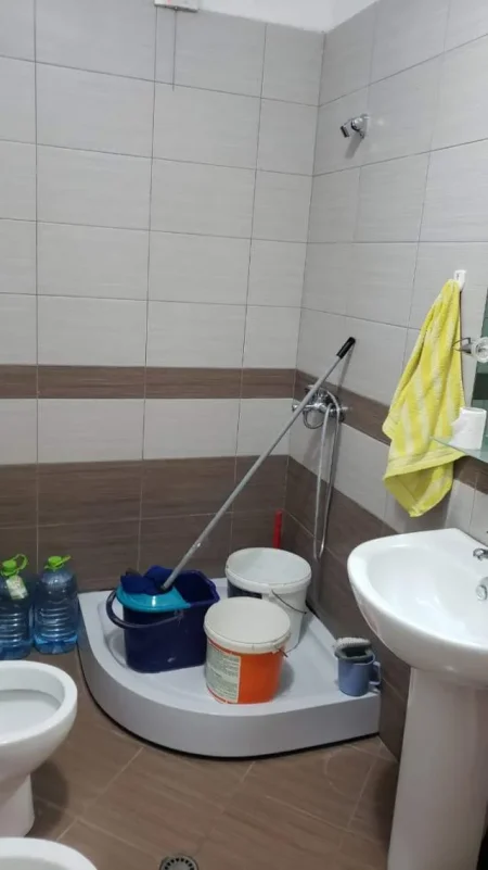 Tirane, jepet me qera apartament Kati 3, 105 m² 370 Euro (Astiri)