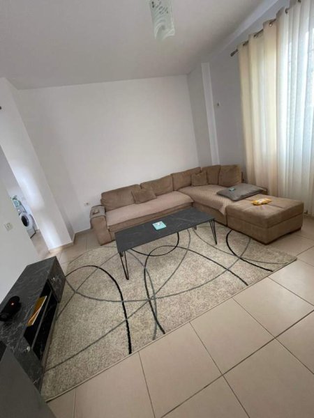 Tirane, jepet me qera apartament 1+1 Kati 1, 70 m² 400 Euro (Vedat Kokona, 5 Maj)