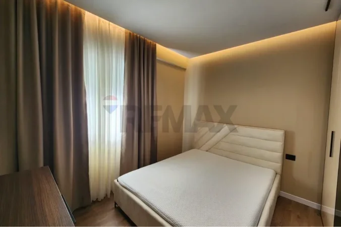 Xhamllik, Apartament 2+1 per Qira - 800 Euro