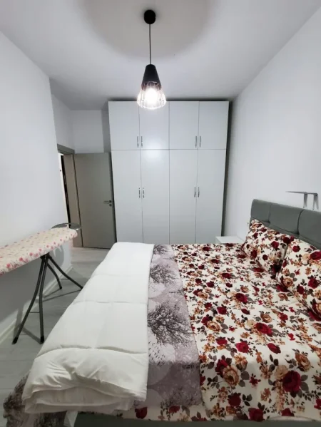 Tirane, jepet me qera apartament 1+1 Kati 2, 60 m² 670 € (Komuna Parisit)