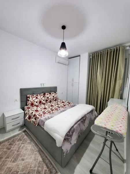 Tirane, jepet me qera apartament 1+1 Kati 2, 60 m² 670 € (Komuna Parisit)