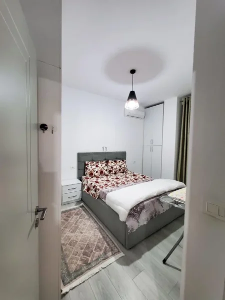 Tirane, jepet me qera apartament 1+1 Kati 2, 60 m² 670 € (Komuna Parisit)