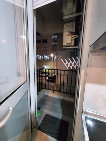 Tirane, jepet me qera apartament 1+1 Kati 2, 60 m² 670 € (Komuna Parisit)
