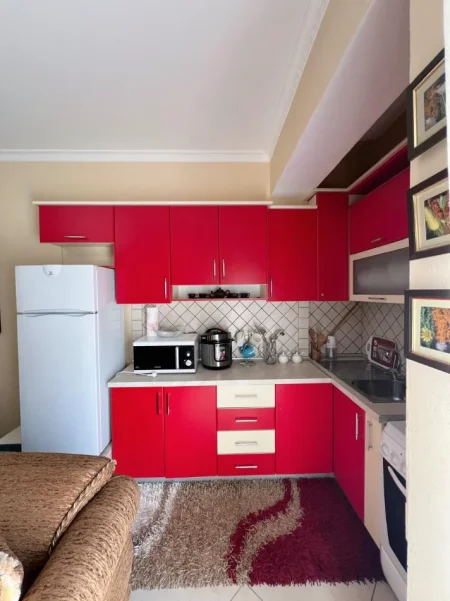 Vlore - Lungomare, jepet me qera apartament 1+1 Kati 7, 75 m² 500 € (Rruga Reshat Osmani, Vlore)