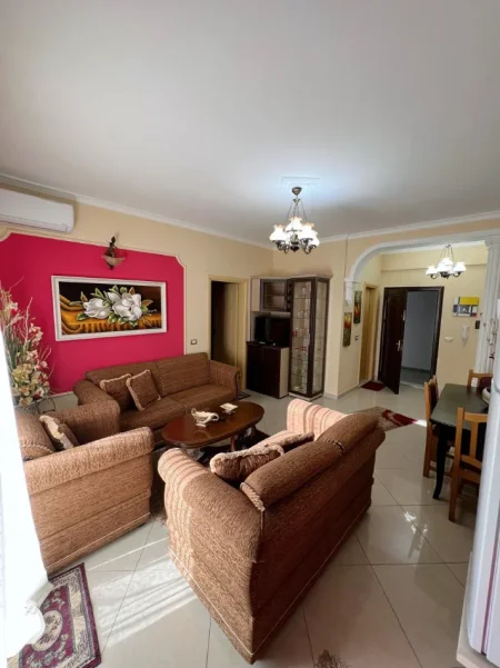 Vlore - Lungomare, jepet me qera apartament 1+1 Kati 7, 75 m² 500 € (Rruga Reshat Osmani, Vlore)