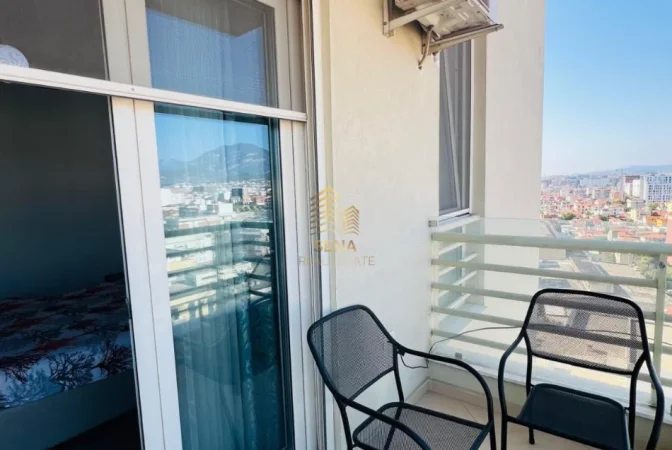 Tirane, jepet me qera apartament 2+1+Ballkon Kati 12, 90 m² 700 € (Stacioni i Trenit)