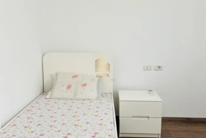 Tirane, jepet me qera apartament 2+1+Ballkon Kati 12, 90 m² 700 € (Stacioni i Trenit)