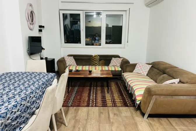 Tirane, jepet me qera apartament 2+1+Ballkon Kati 12, 90 m² 700 € (Stacioni i Trenit)