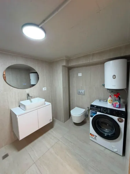 Tirane, jepet me qera apartament duplex 1+1 Kati 1, 62 m² 550 € (Golden park 3)