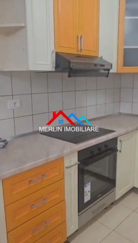 Tirane, jepet me qera apartament 2+1+Ballkon Kati 2, 115 m²  475€ (RRUGA 3 DESHMORET,YZBERISHT)