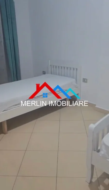 Tirane, jepet me qera apartament 2+1+Ballkon Kati 2, 115 m²  475€ (RRUGA 3 DESHMORET,YZBERISHT)