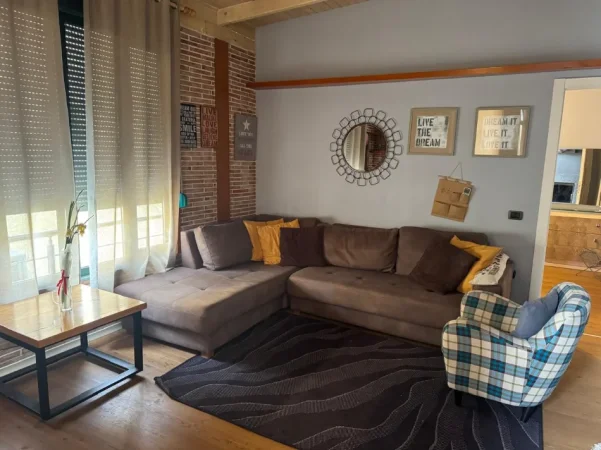Tirane, jepet me qera apartament 1+1 Kati 5, 75 m² 650 € (KOPSHTI ZOOLOGJIK)