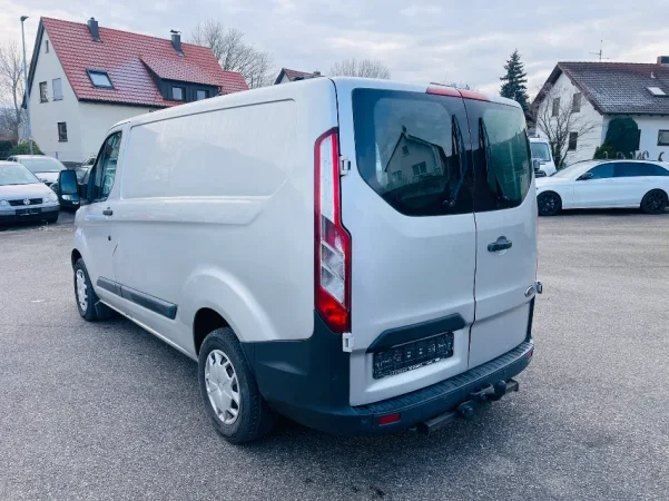 Tirane, shes van | minibus Ford Connect Nafte, gri metalizato manuale Kondicioner 154.000 km 11.500 €