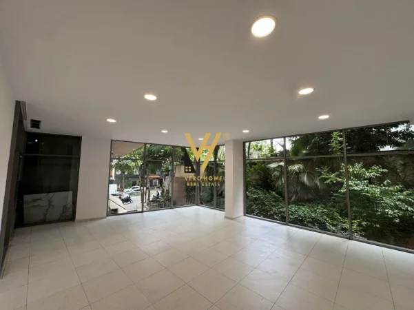 Tirane, jepet me qera ambjent biznesi Kati 2, 63 m² 720 € (KINOSTUDIO)