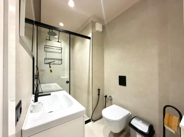 Jepet me Qera: Penthouse📍Rr. Kosovareve - Liqeni (Uni Barleti) 2+1+2Ballkone & Tarrace e Shfrytezueshme | 1,500€/muaj
