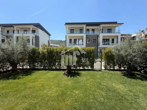 Tirane, shitet apartament tripleks, 309 m² 700.000 € (PRANË LIQENIT TË THATË)