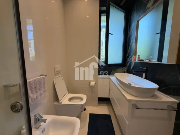 Tirane, shitet apartament tripleks, 309 m² 700.000 € (PRANË LIQENIT TË THATË)