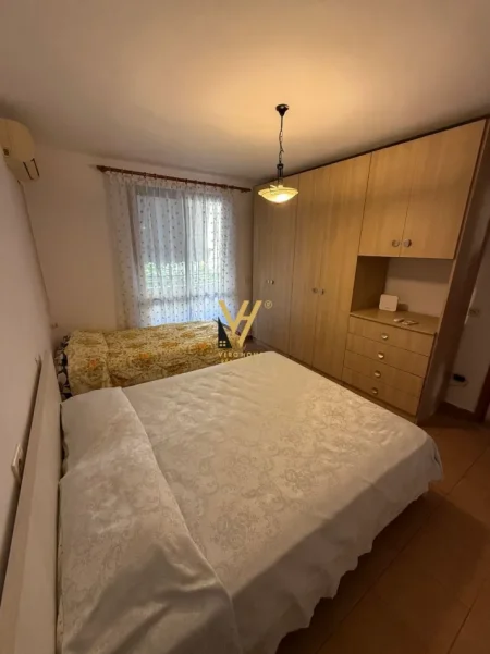 Tirane, jepet me qera apartament 2+1+Ballkon Kati 3, 75 m² 520 € (21 DHJETORI)
