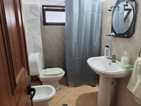 Tirane, shitet apartament 1+1 Kati 5, 80.000 € (Shkolla e Bashkuar)