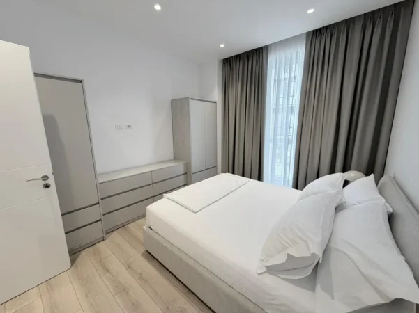 Tirane, jepet me qera apartament 1+1 Kati 2, 60 m² (KOMUNA E PARISIT)