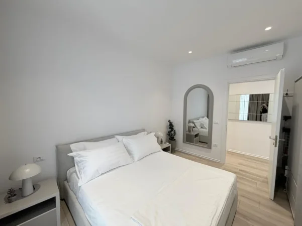 Tirane, jepet me qera apartament 1+1 Kati 2, 60 m² (KOMUNA E PARISIT)
