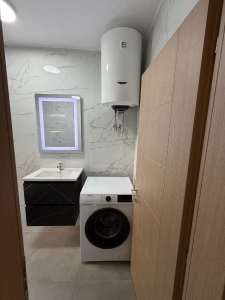 Tirane, jepet me qera apartament 1+1 , 60 m² 550 €