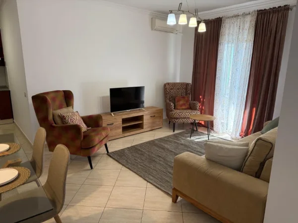 Tirane, jepet me qera apartament 2+1 Kati 7, 100 m² 650 € (Stacioni i Trenit)