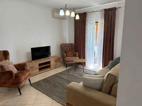 Tirane, jepet me qera apartament 2+1 Kati 7, 100 m² 650 € (Stacioni i Trenit)